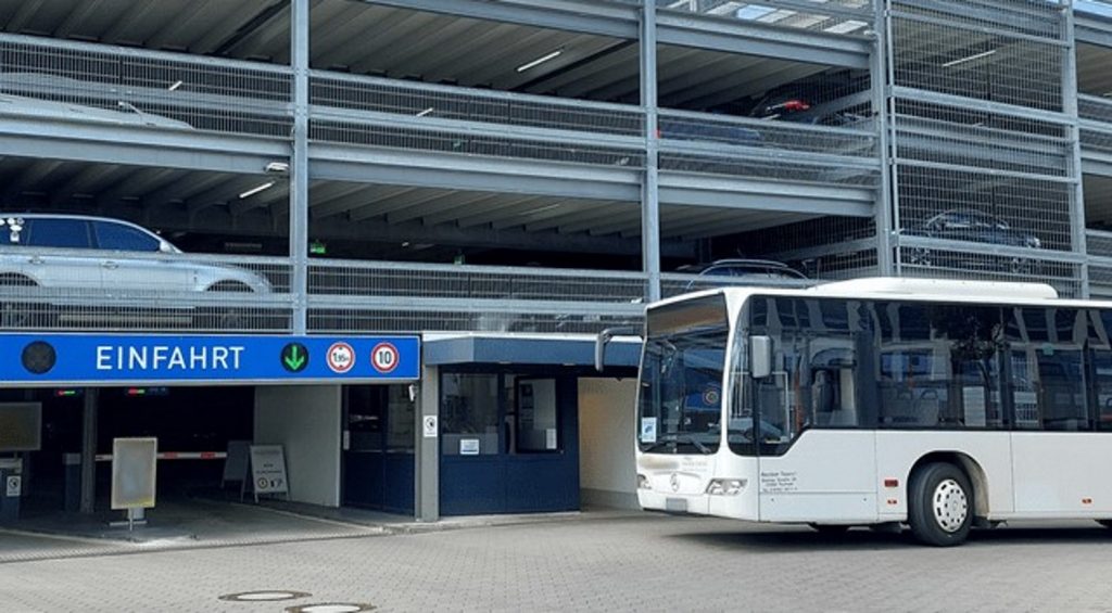 Wieviel Kostet Das Parken Im Parkhaus Hamburger Flughafen parkandstart.de